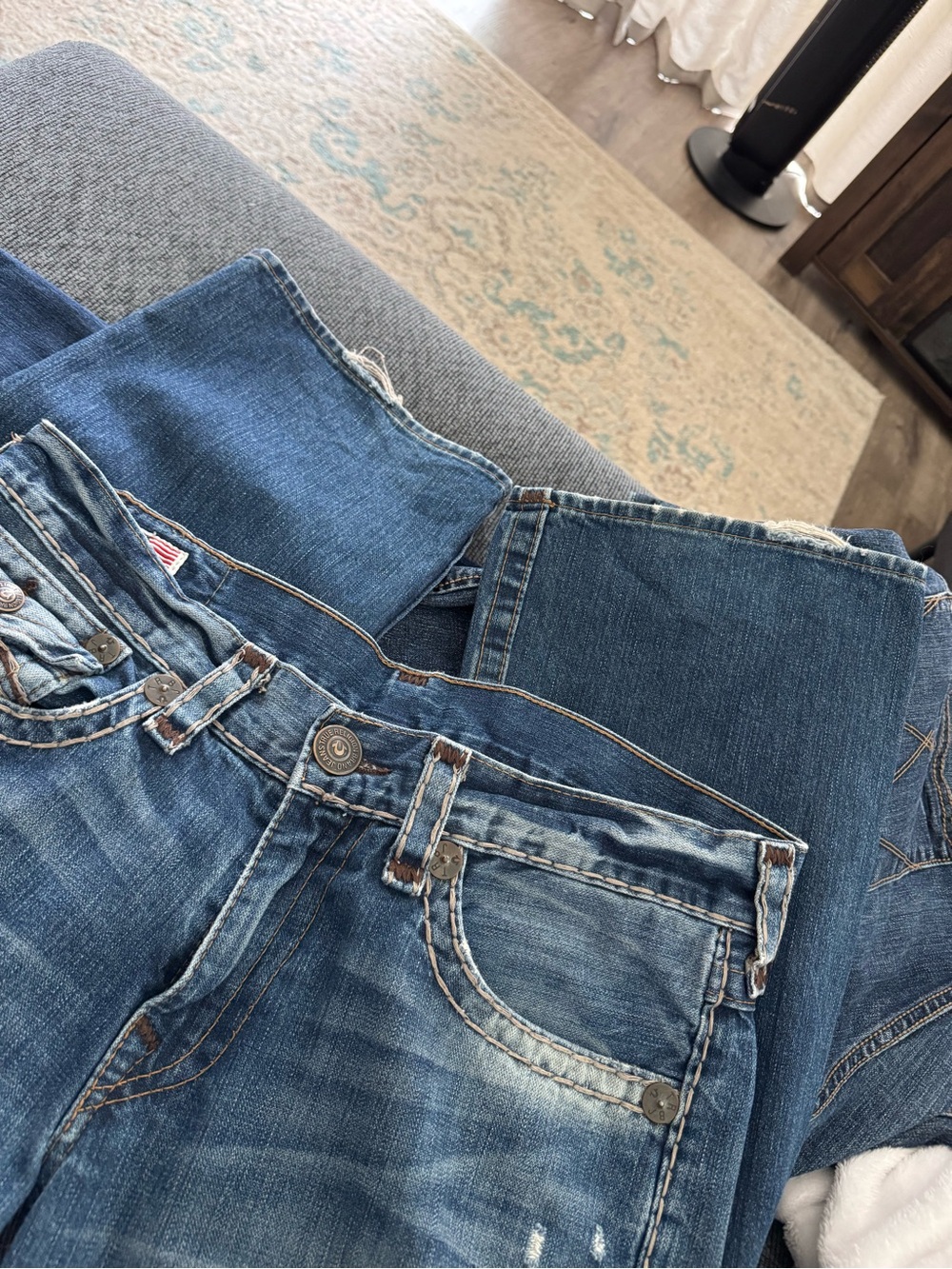Men's True Religion Distressed Blue Denim Jeans, 34x34 - Picture 12 of 12